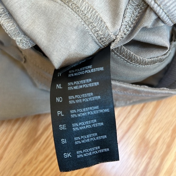 Kuhl ‘s women’s large jogger pants. - Picture 11 of 11